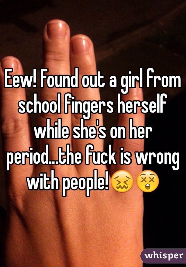 Girl Fingers Herself Pics