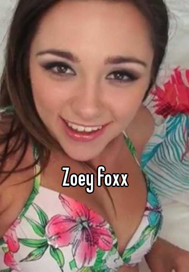 Zoey Foxx с нетерпением ждала пиццу 