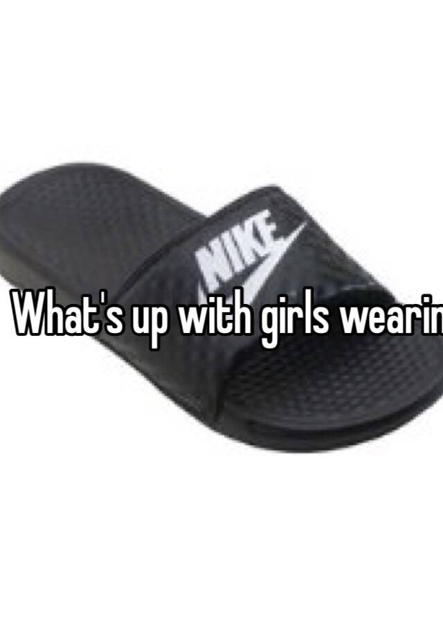 girls wearing nike slides 