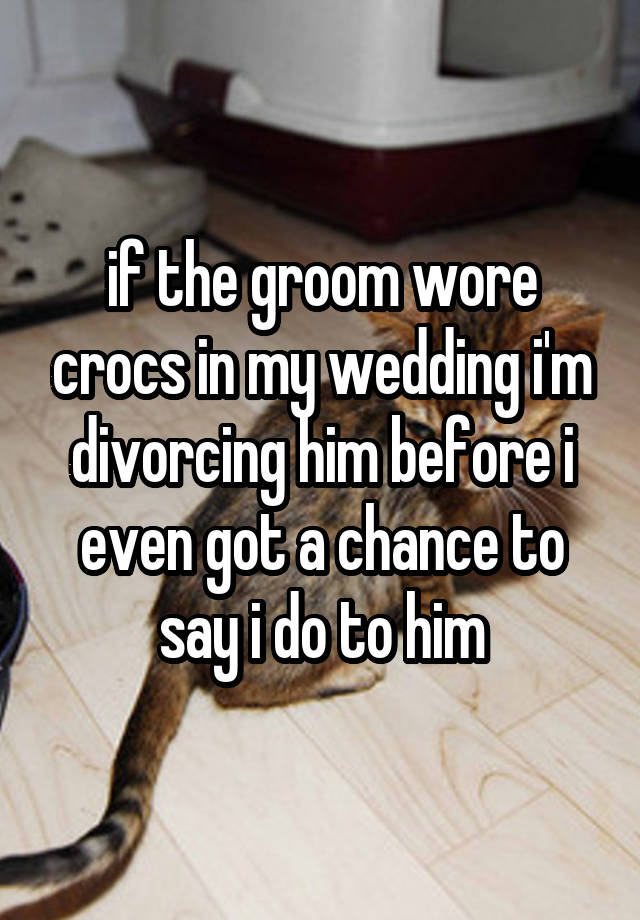 groom crocs