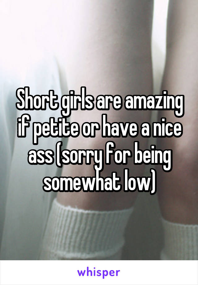 Petite girl nice ass