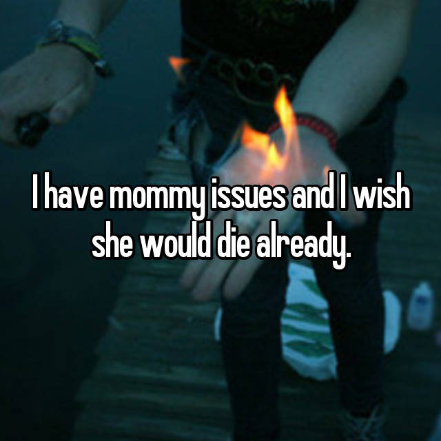 19 Grown Adults Get Real About Having Mommy Issues 