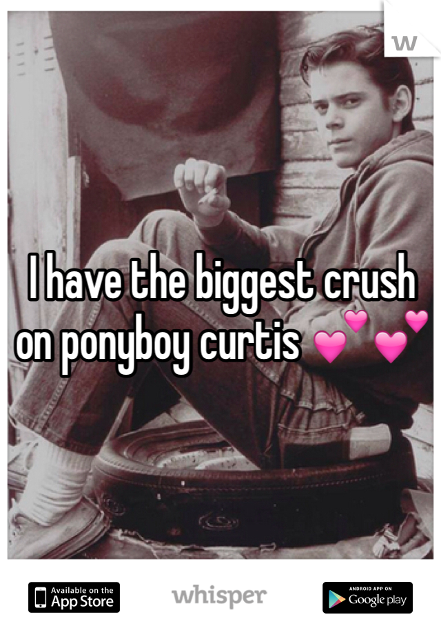 I have the biggest crush on ponyboy curtis 💕💕