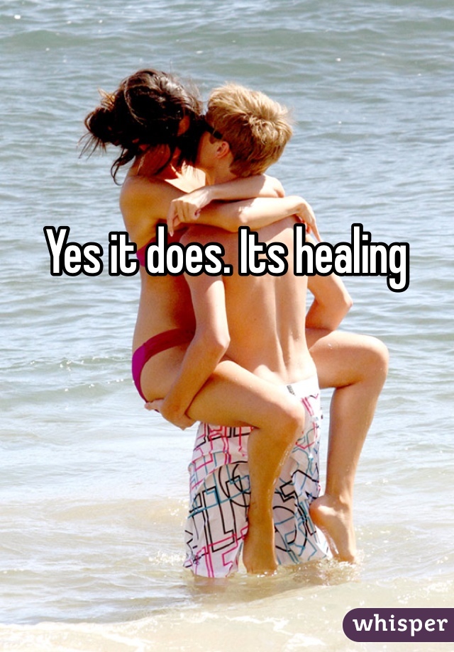 Yes it does. Its healing 