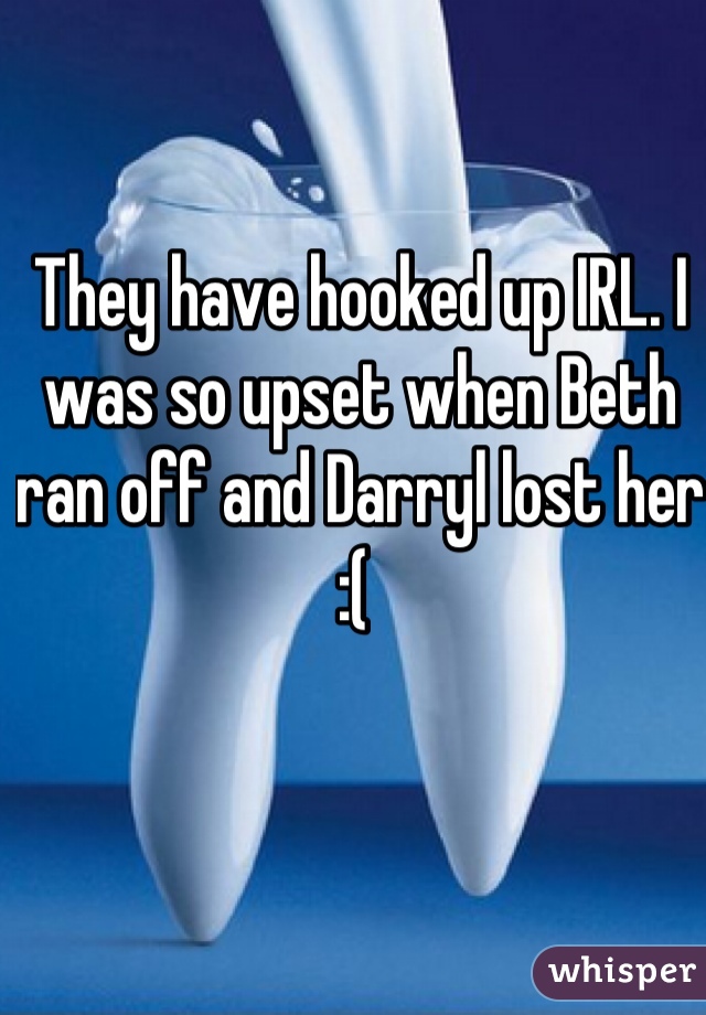 They have hooked up IRL. I was so upset when Beth ran off and Darryl lost her :( 