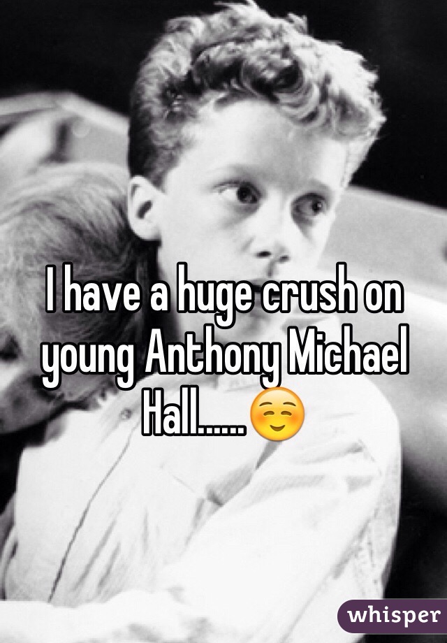 I have a huge crush on young Anthony Michael Hall......☺️