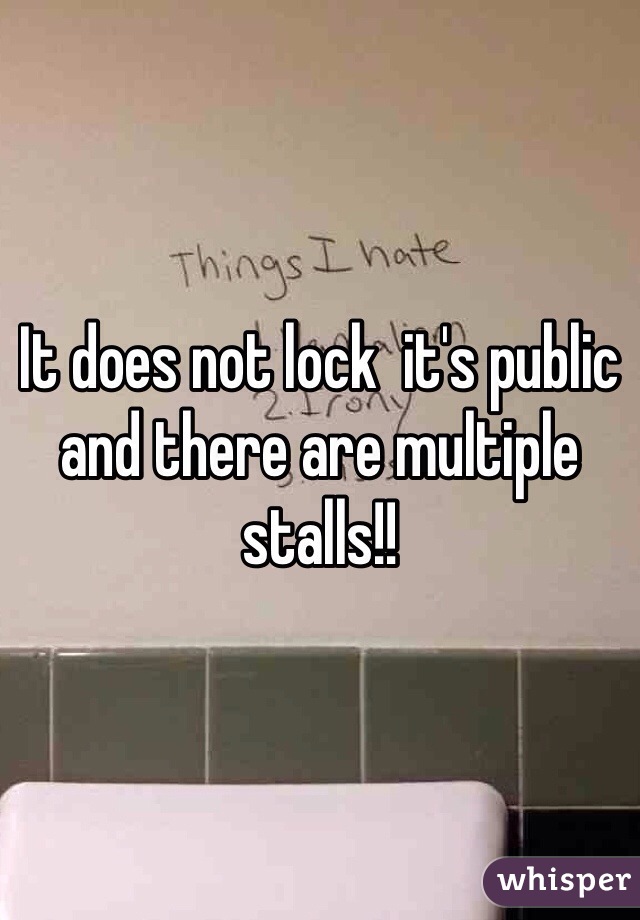 It does not lock  it's public and there are multiple stalls!!