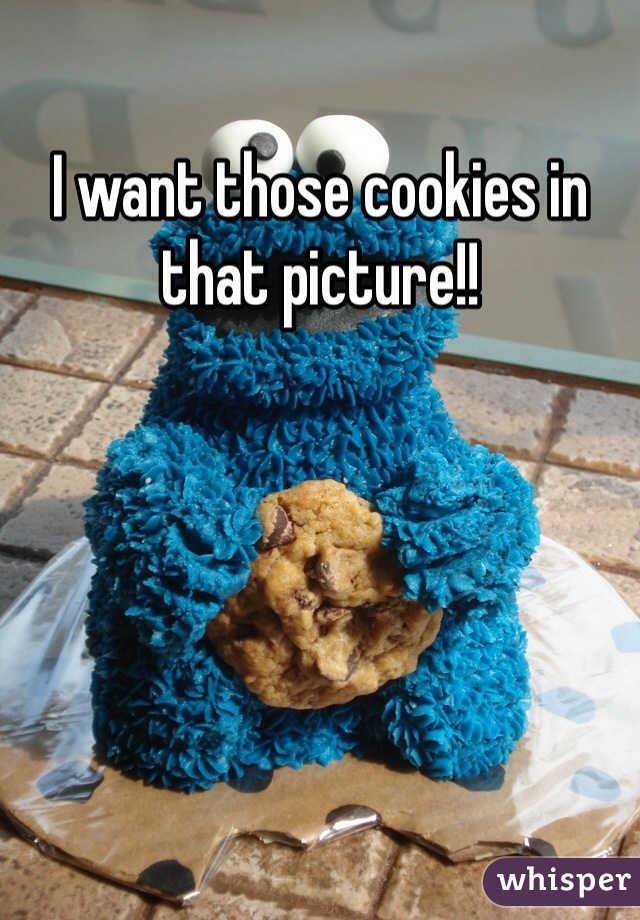 I want those cookies in that picture!!