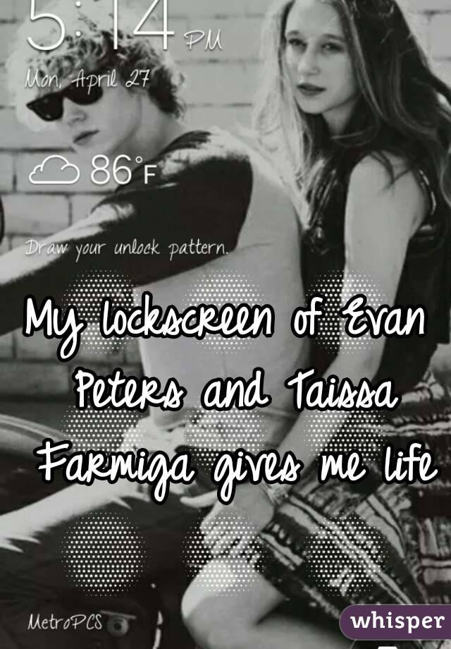 My lockscreen of Evan Peters and Taissa Farmiga gives me life