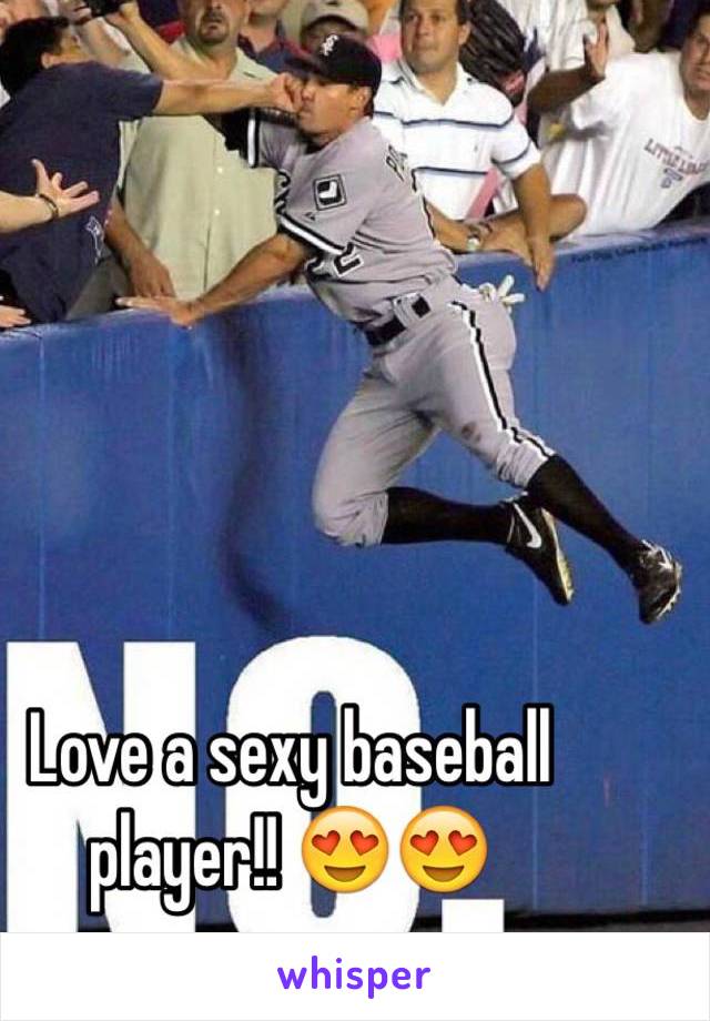 Love a sexy baseball player!! 😍😍