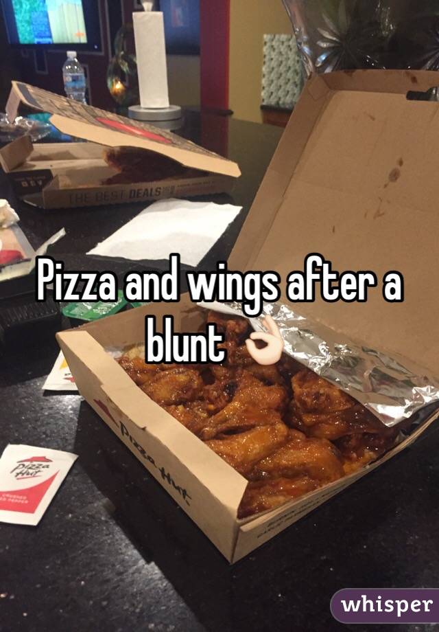 Pizza and wings after a blunt 👌🏻