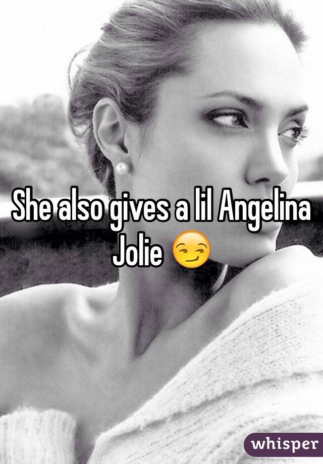 She also gives a lil Angelina Jolie 😏