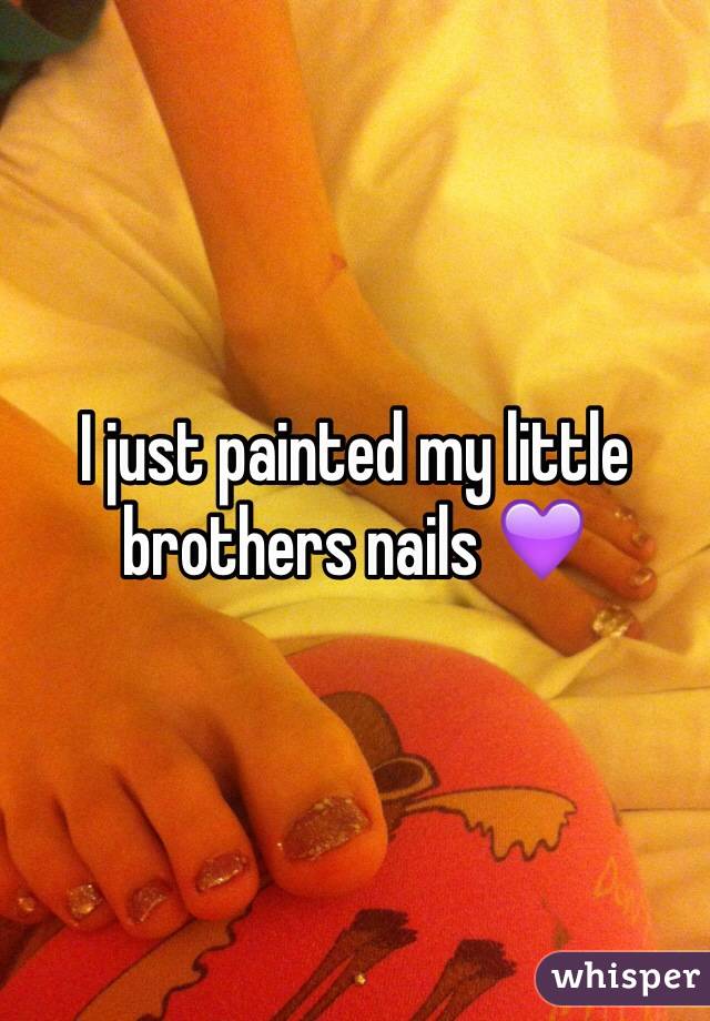 I just painted my little brothers nails 💜