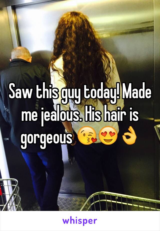 Saw this guy today! Made me jealous. His hair is gorgeous 😘😍👌