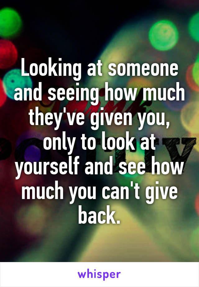 What Does It Mean When Someone Looks At You And Then Quickly Looks Away