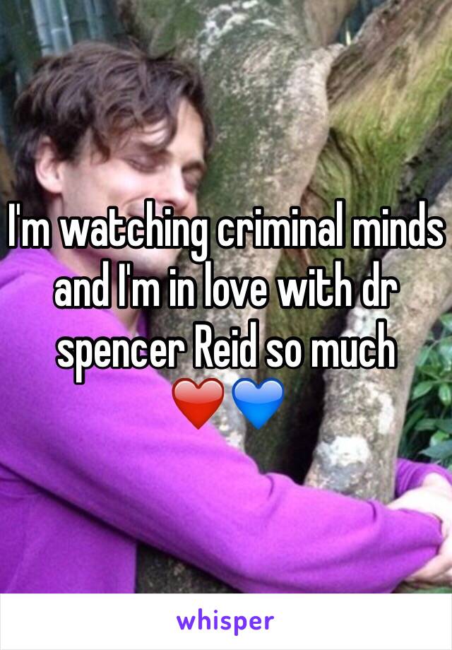 I'm watching criminal minds and I'm in love with dr spencer Reid so much ❤️💙