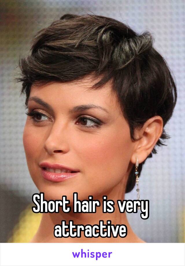 Short hair is very attractive 