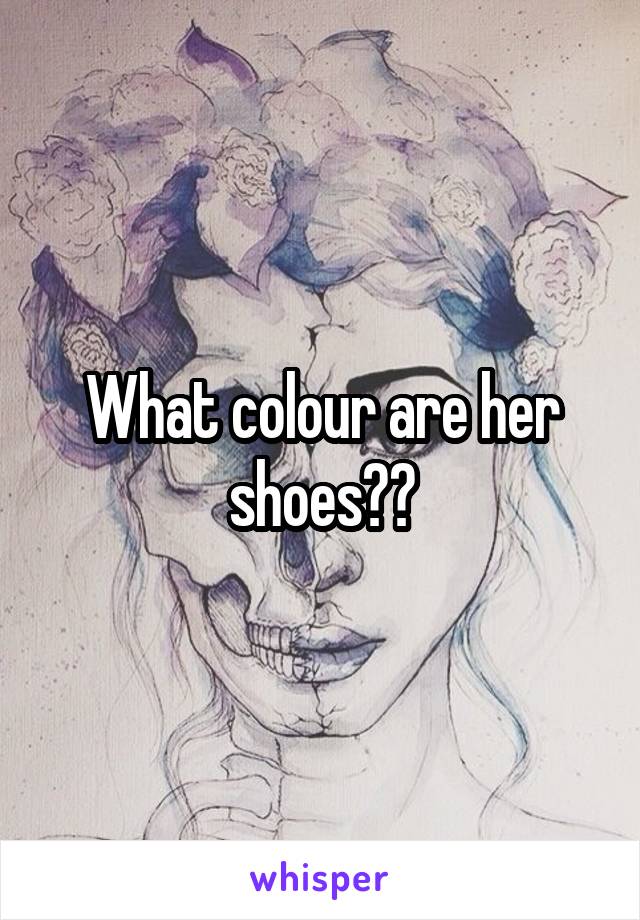 What colour are her shoes??