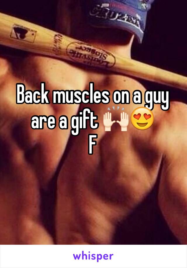 Back muscles on a guy are a gift 🙌🏻😍
F