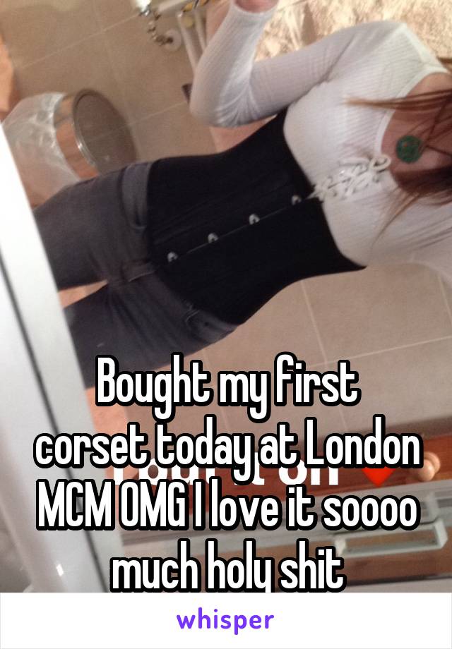 




Bought my first corset today at London MCM OMG I love it soooo much holy shit