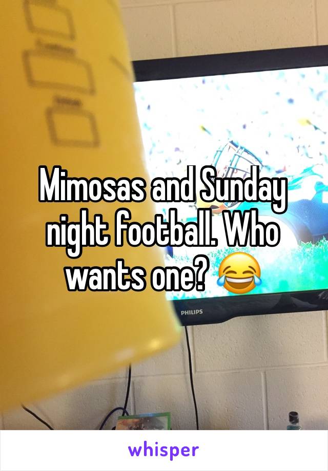 Mimosas and Sunday night football. Who wants one? 😂