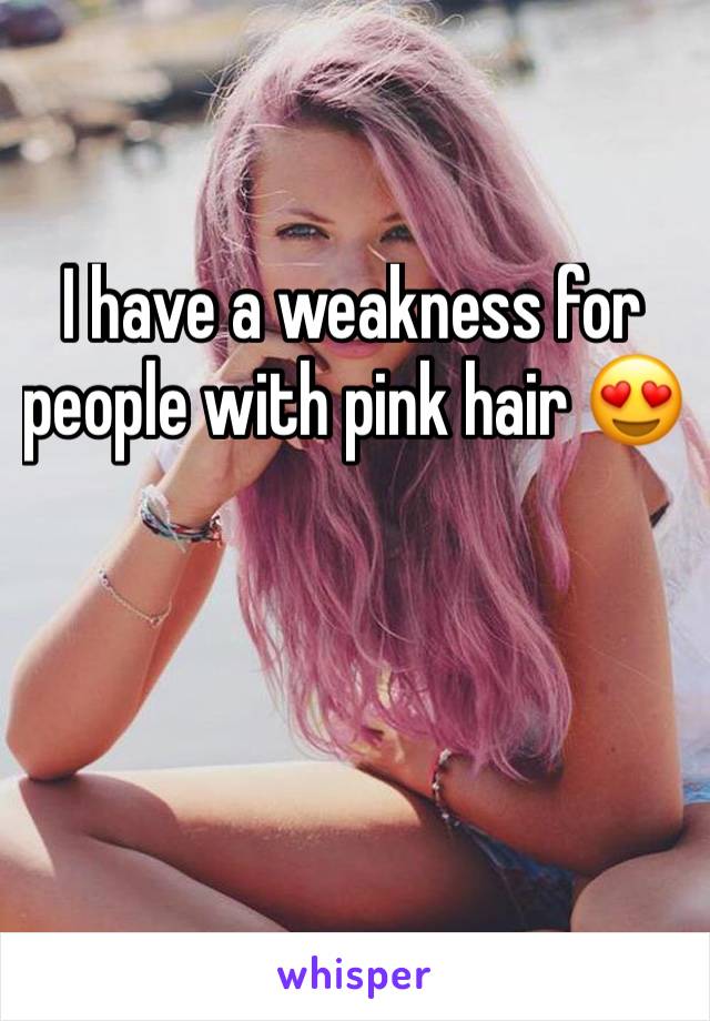 I have a weakness for people with pink hair 😍