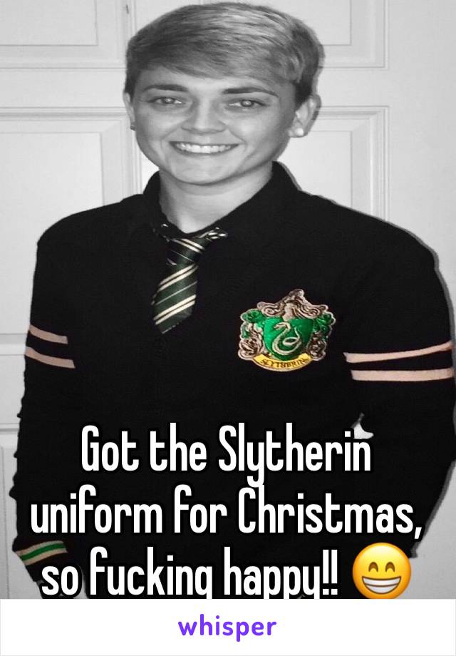 Got the Slytherin uniform for Christmas, so fucking happy!! 😁
