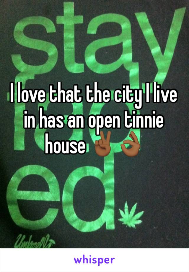 I love that the city I live in has an open tinnie house ✌🏾👌🏾