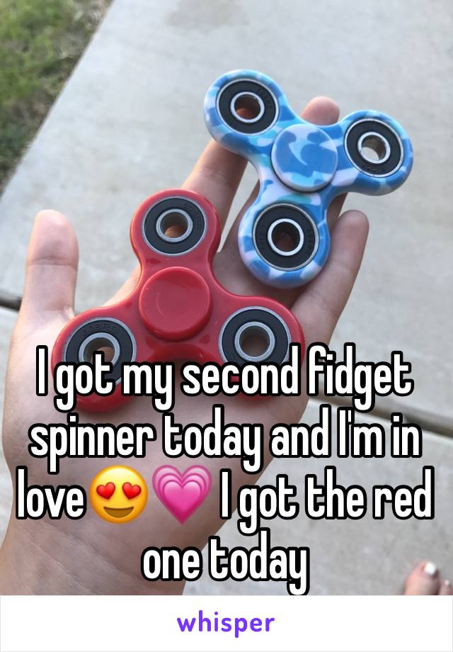 I got my second fidget spinner today and I'm in love😍💗 I got the red one today