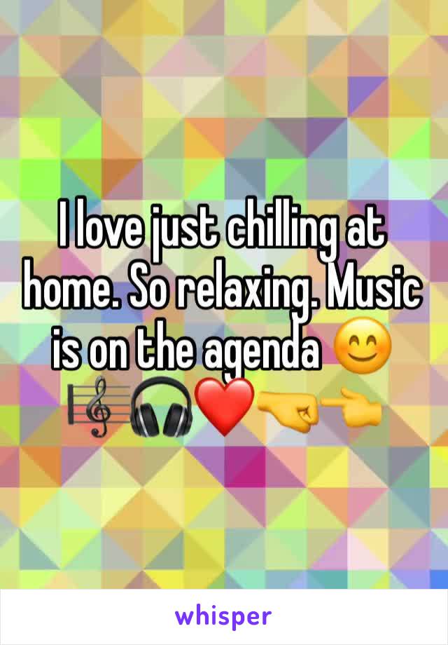 I love just chilling at home. So relaxing. Music is on the agenda 😊🎼🎧❤️🤜👈