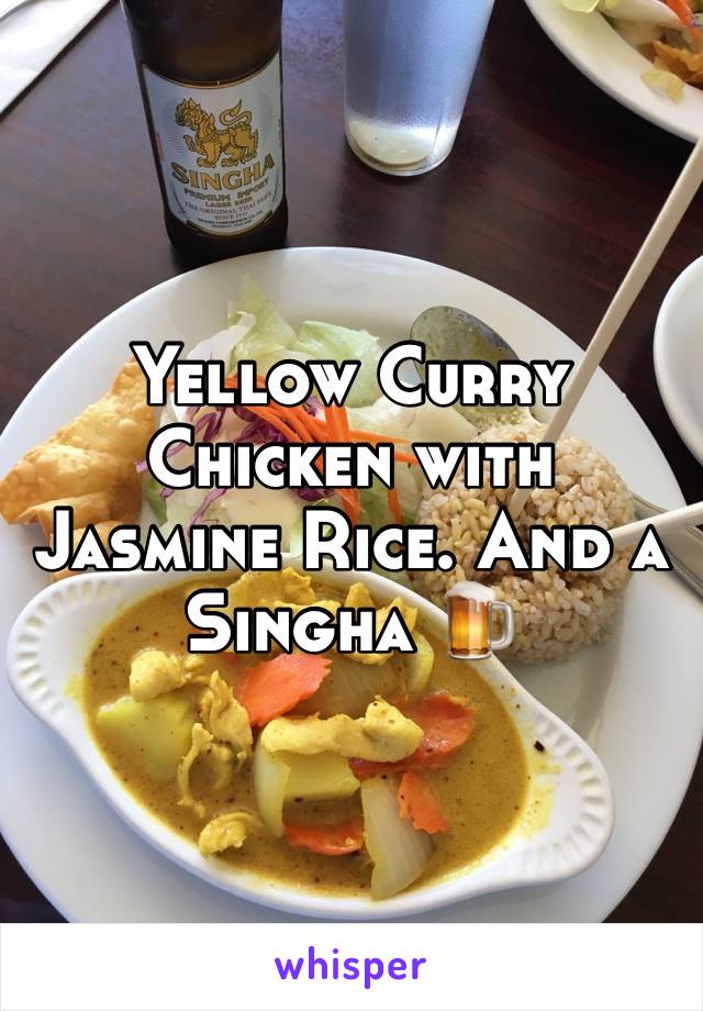 Yellow Curry Chicken with Jasmine Rice. And a Singha 🍺 