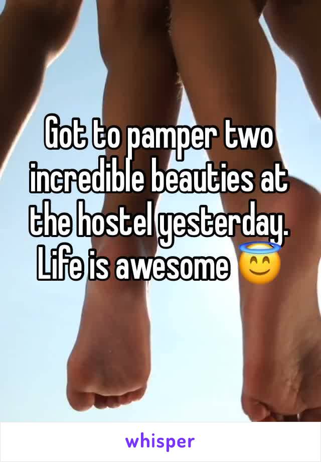 Got to pamper two incredible beauties at the hostel yesterday. Life is awesome 😇